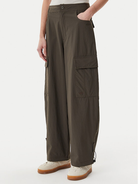 adidas Medžiaginės kelnės · Chaki · Relaxed Fit