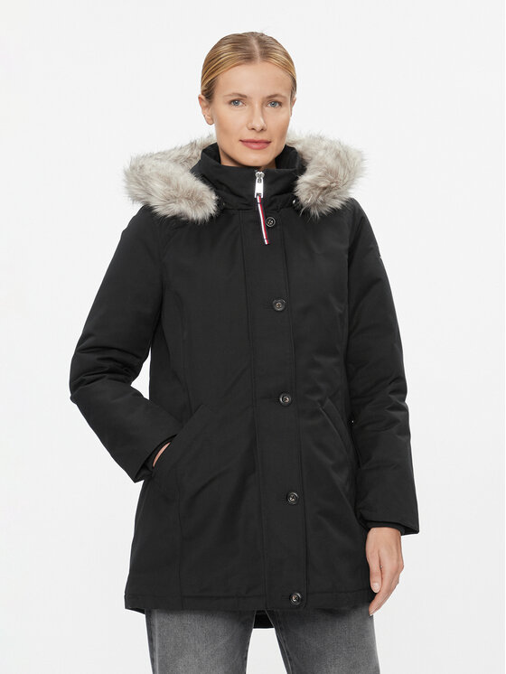 Tommy Hilfiger Striukė · Juoda