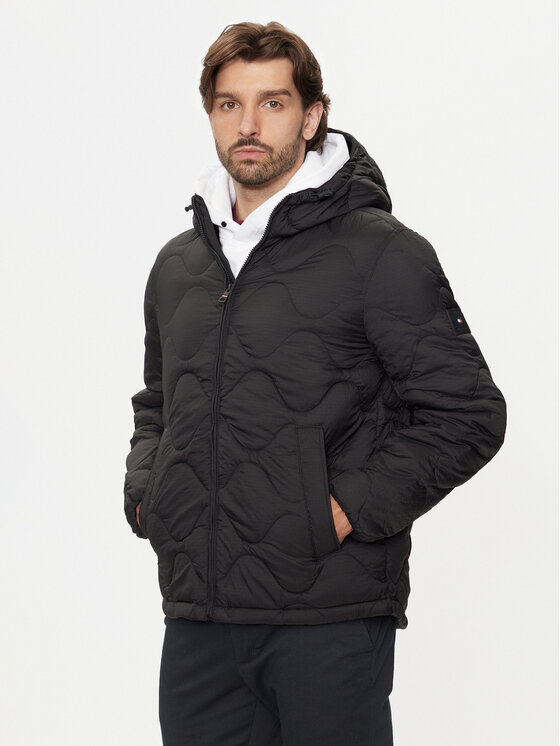 Tommy Hilfiger Demisezoninė striukė · Juoda