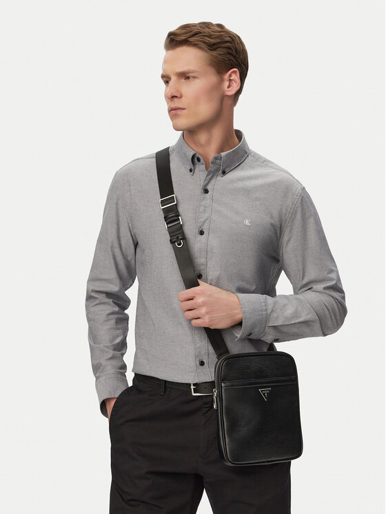 Guess Maža rankinė · Juoda