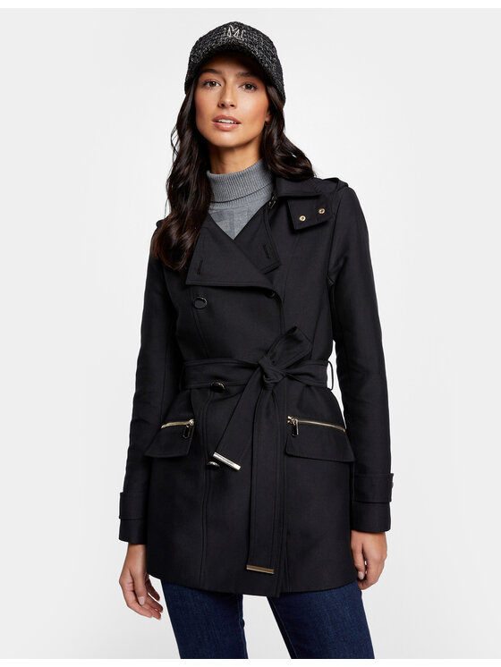 Morgan Trenčas · Juoda