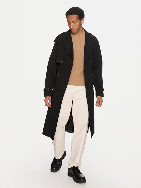 HUGO Trenčas · Juoda