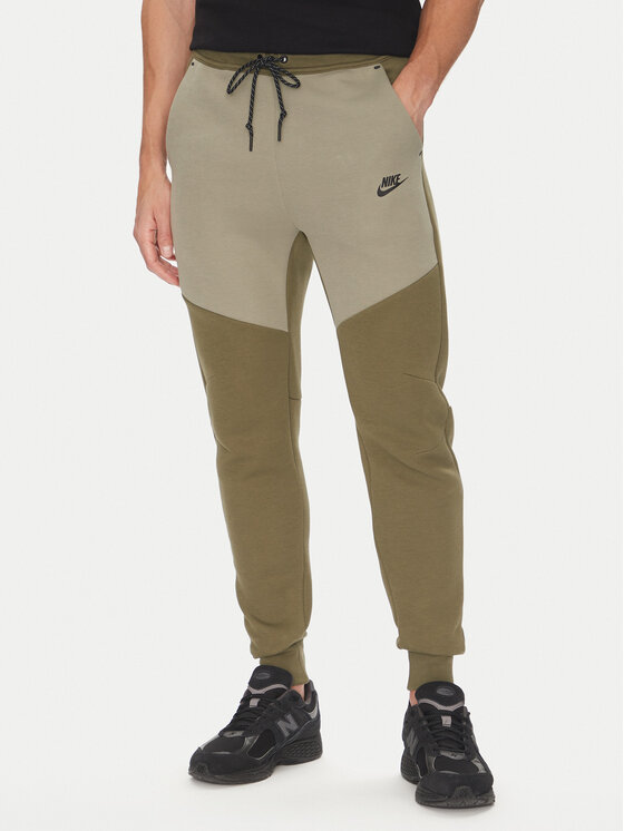 Nike Sportinės kelnės · Chaki · Regular Fit