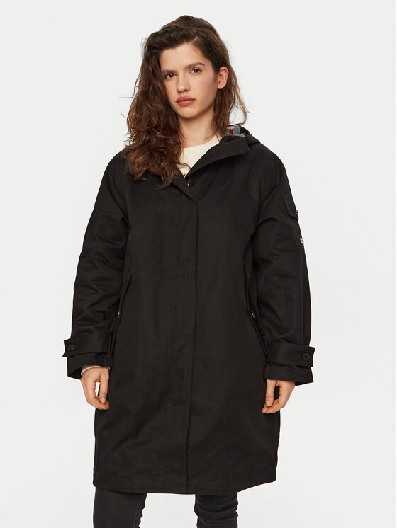 Hunter Striukė · Juoda