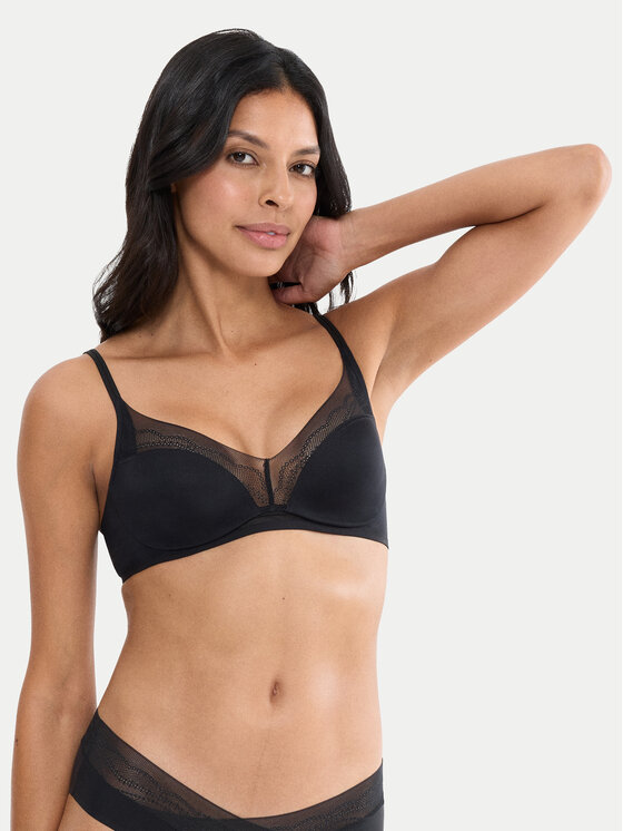 Triumph Besiūlė liemenėlė · Juoda