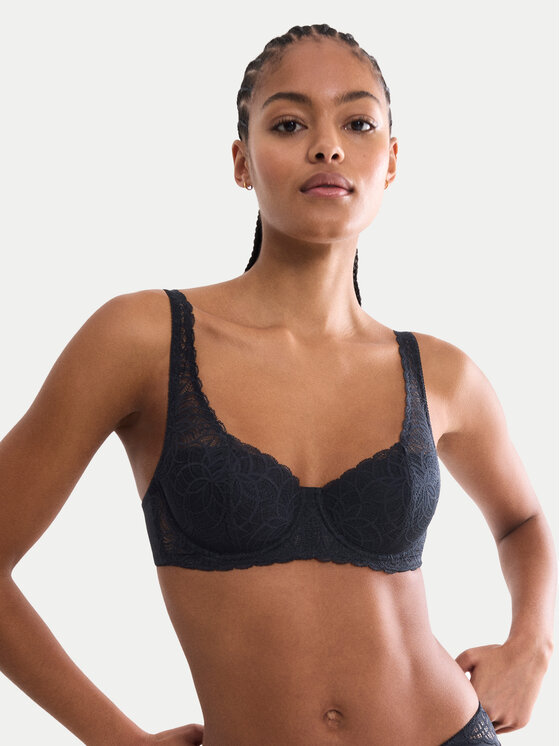 Triumph Pusiau dengta (balcony bra) liemenėlė · Juoda