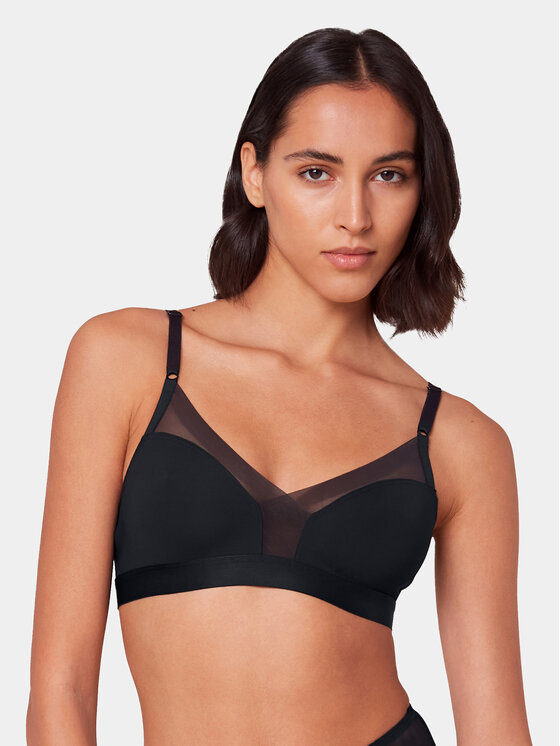 Triumph Besiūlė liemenėlė · Juoda