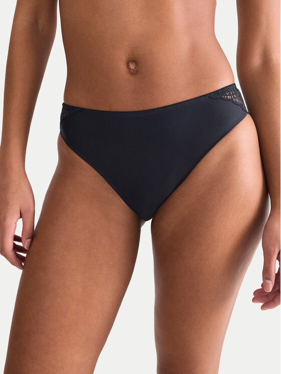 Triumph Klasikinės kelnaitės · Juoda