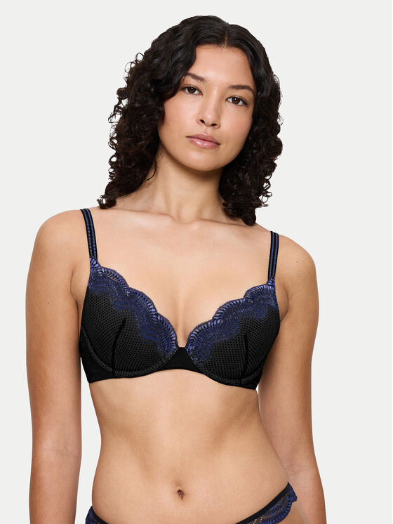Triumph Pakelianti (push-up) liemenėlė · Juoda