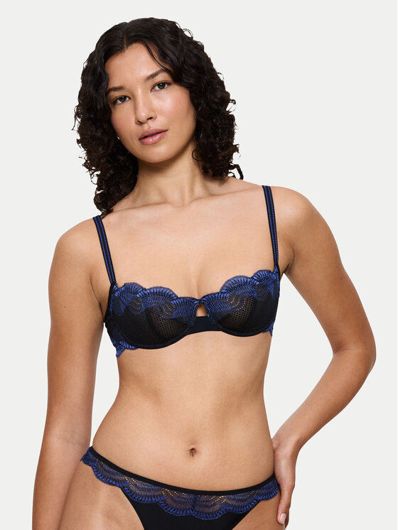 Triumph Pusiau dengta (balcony bra) liemenėlė · Juoda