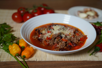 Chili soup with minced meat